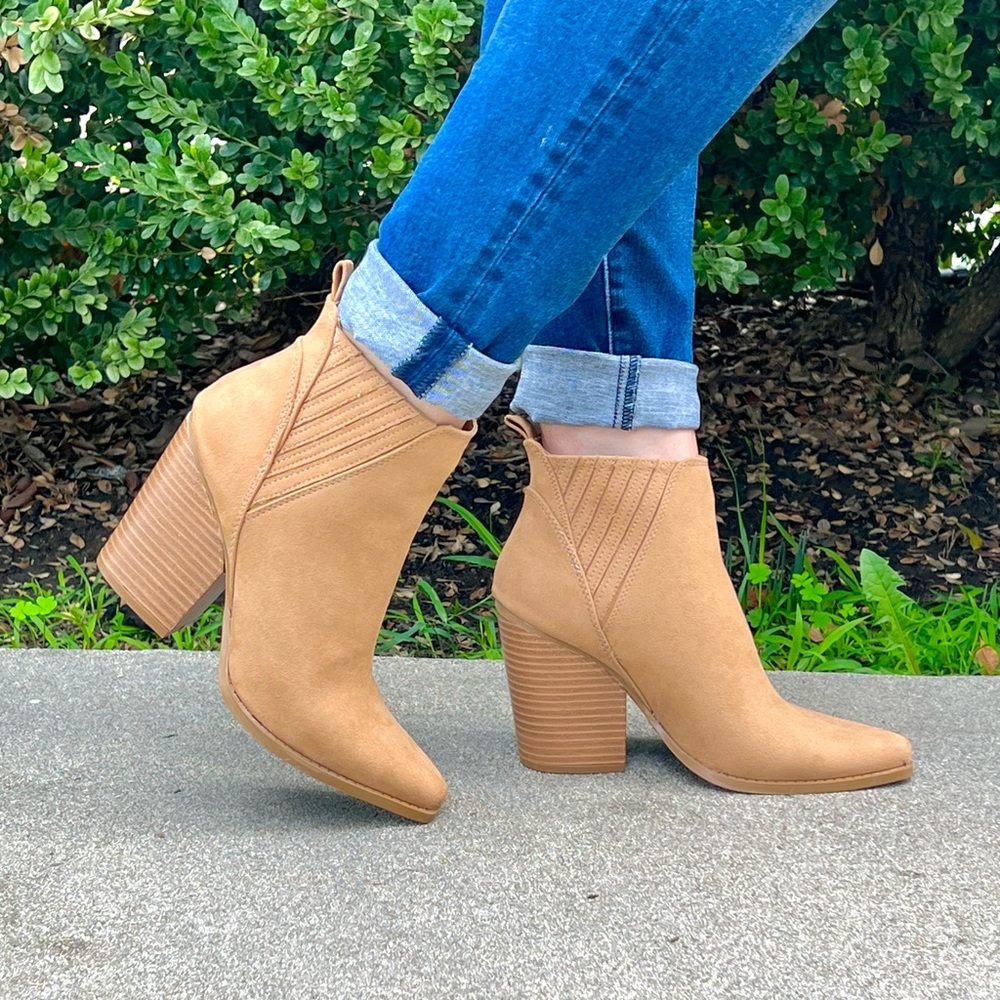 ⚡FINAL SALE! Camel Vegan Suede Western Ankle Boots - Picture 2 of 10